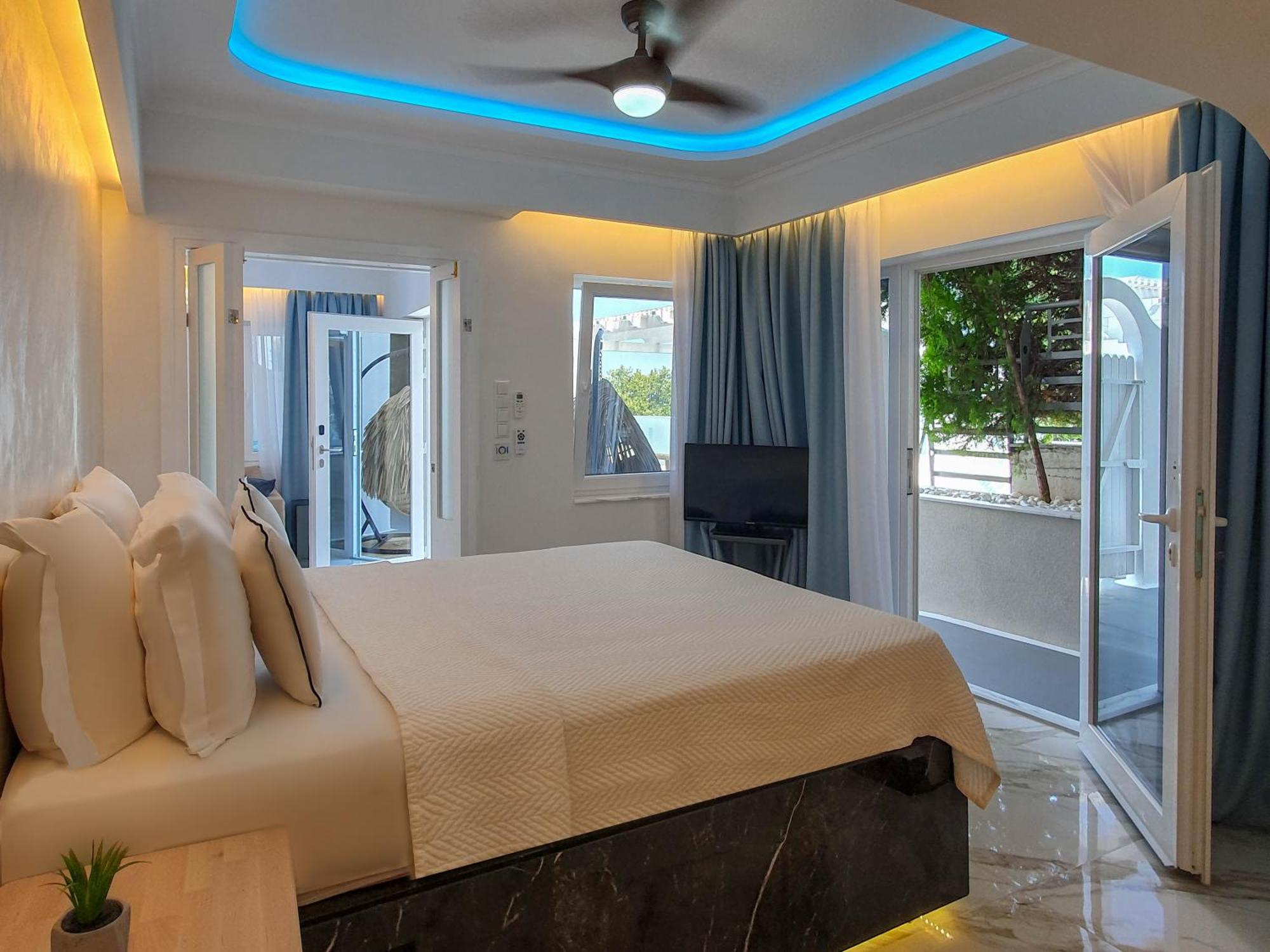 Panorama Suites & Spa - Adults Only Стомион Стая снимка