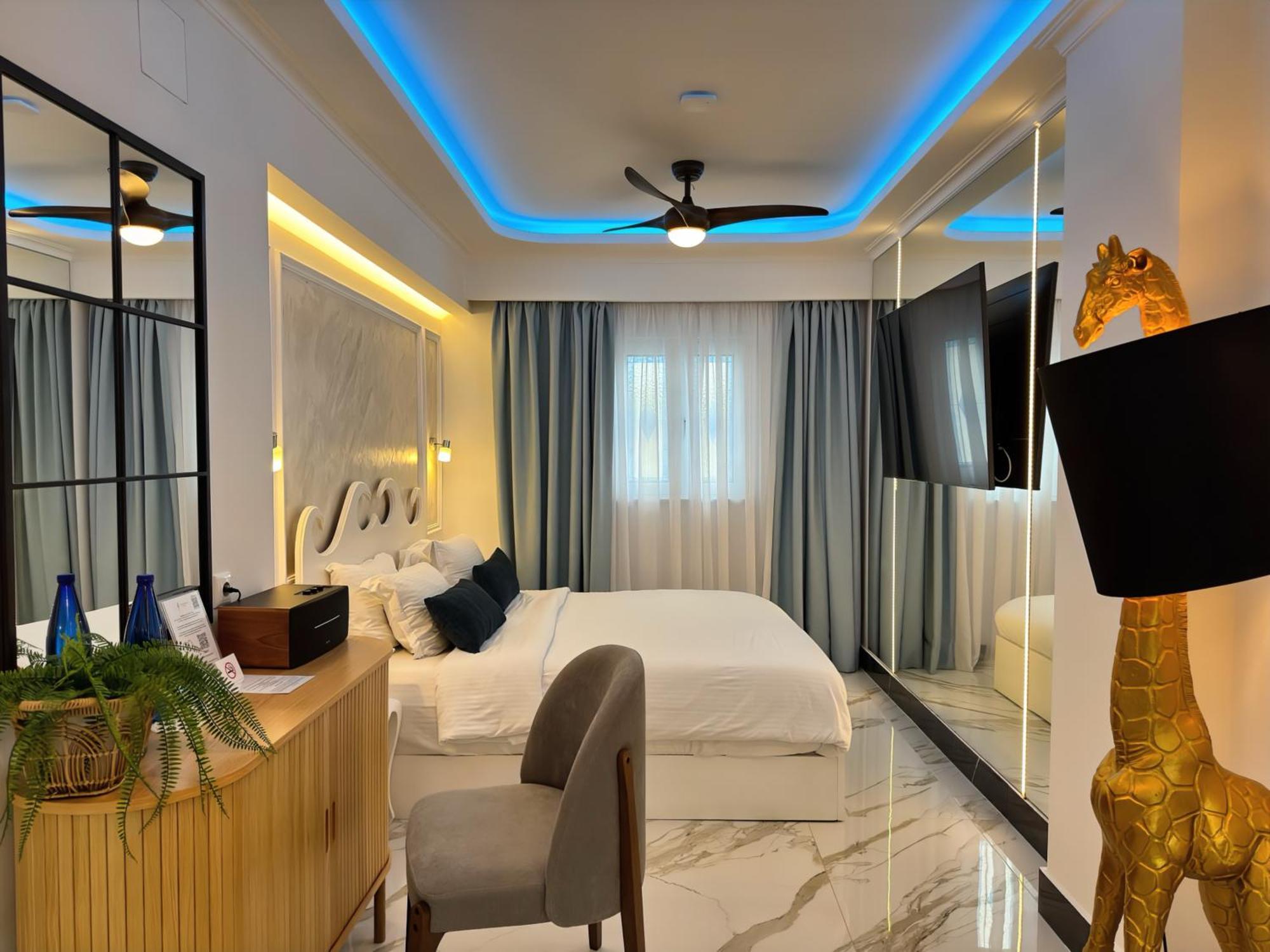 Panorama Suites & Spa - Adults Only Стомион Стая снимка
