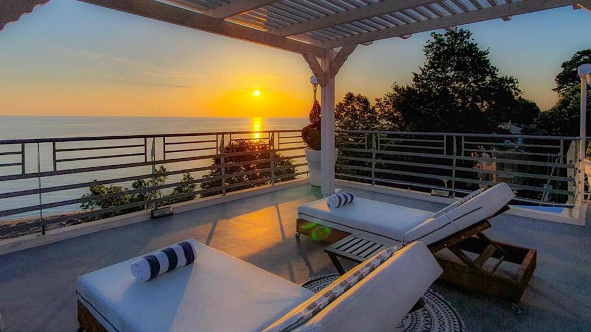 Panorama Suites & Spa - Adults Only Стомион Екстериор снимка