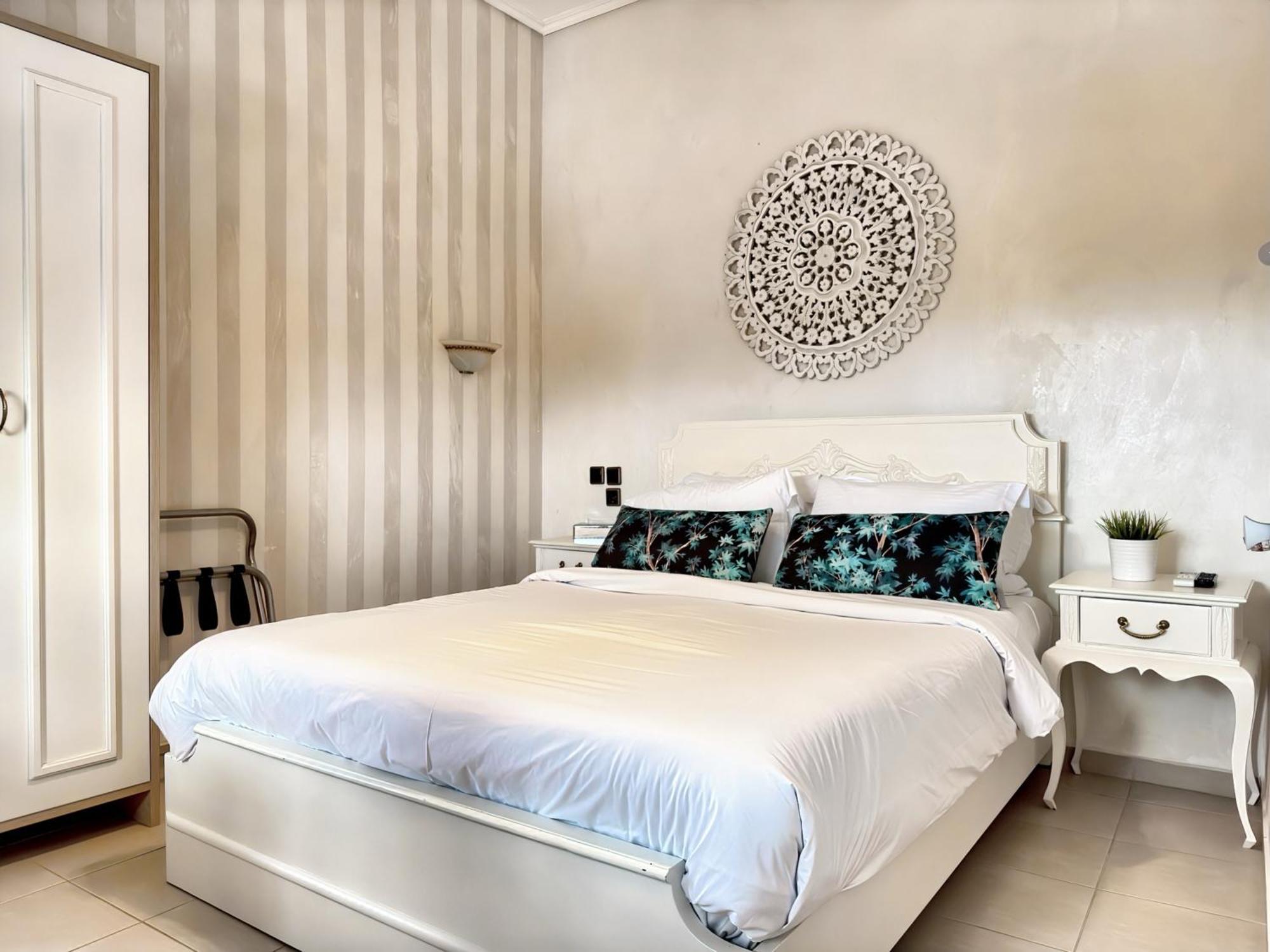 Panorama Suites & Spa - Adults Only Стомион Стая снимка